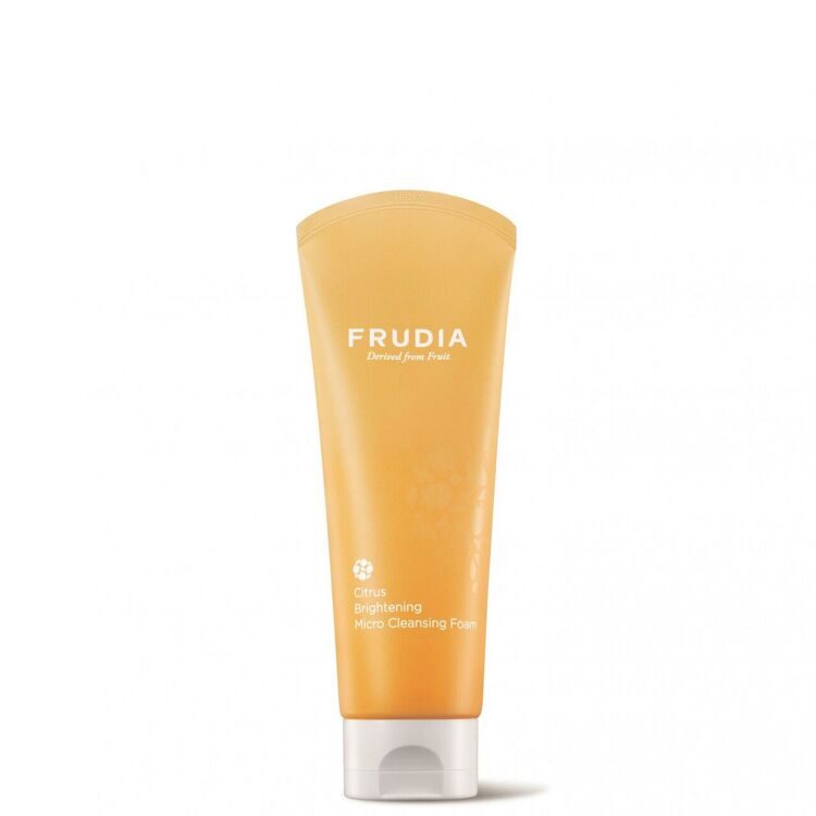 Пенка с цитрусом, придающая сияние коже Citrus Brightening Micro Cleansing Foam Frudia