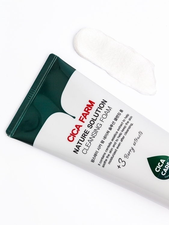 Восстанавливающая очищающая пенка с центеллой азиатской Cica Farm Nature Solution Cleansing Foam FarmStay