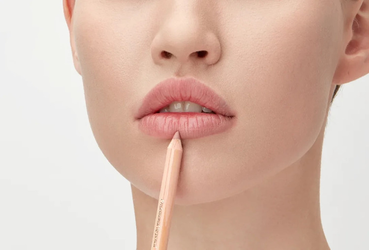 Карандаш для губ Miss Tais lip pencil 780 бежевый