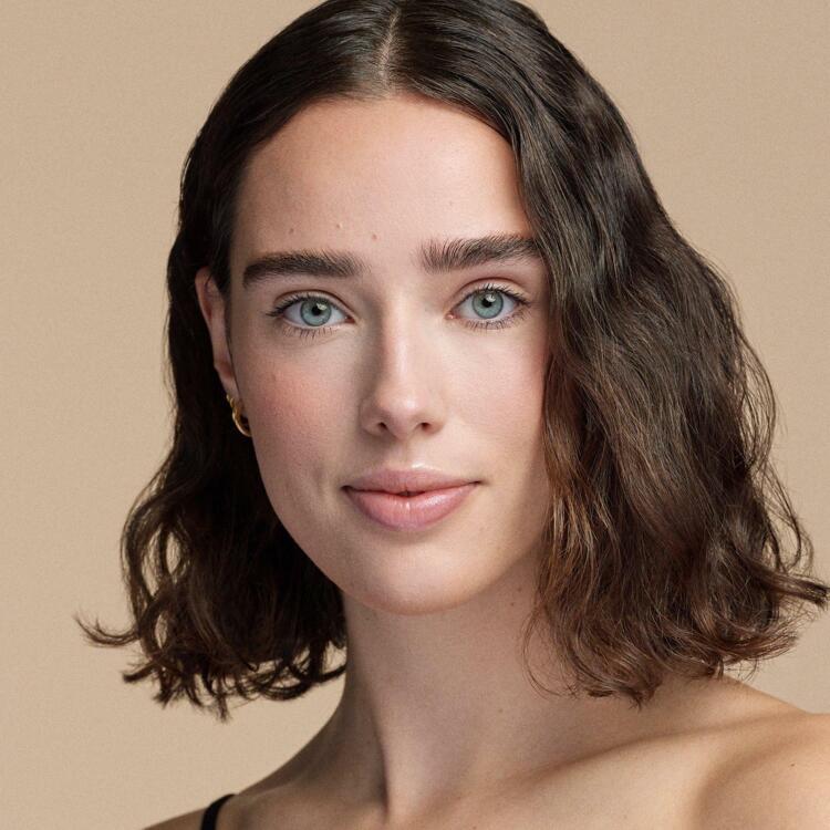 Тональная сыворотка CATRICE Nude Drop Tinted Serum Foundation 004N  939982